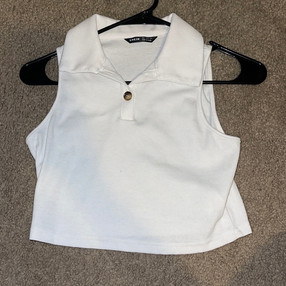 Cropped tank top with collar
